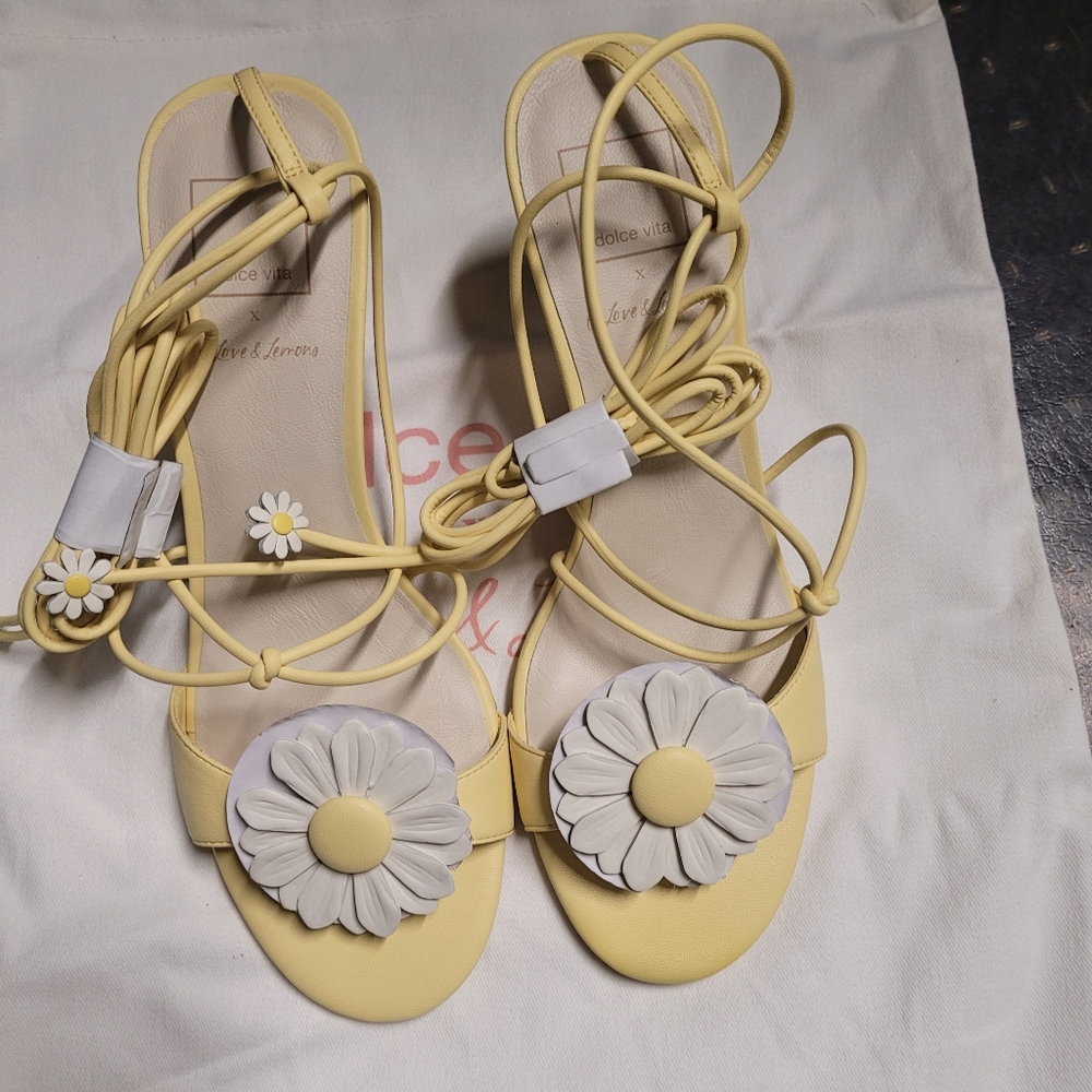 NIB DOLCE VITA GORGEOUS DAIZY SANDALS!!!